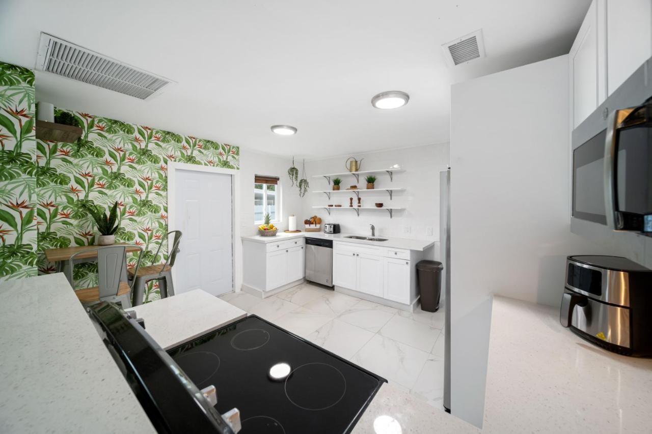 Tropical Marlins House Villa Miami Exterior photo