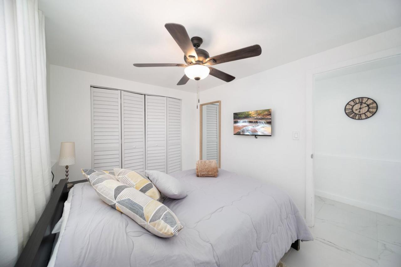 Tropical Marlins House Villa Miami Exterior photo