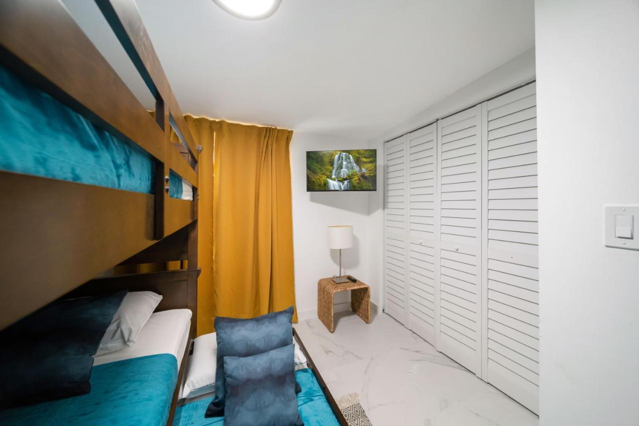 Tropical Marlins House Villa Miami Exterior photo