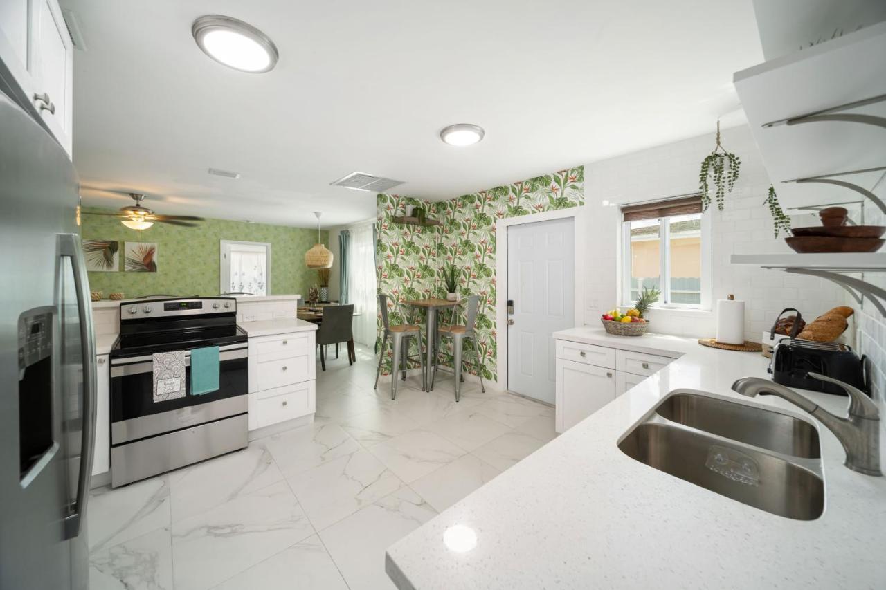 Tropical Marlins House Villa Miami Exterior photo